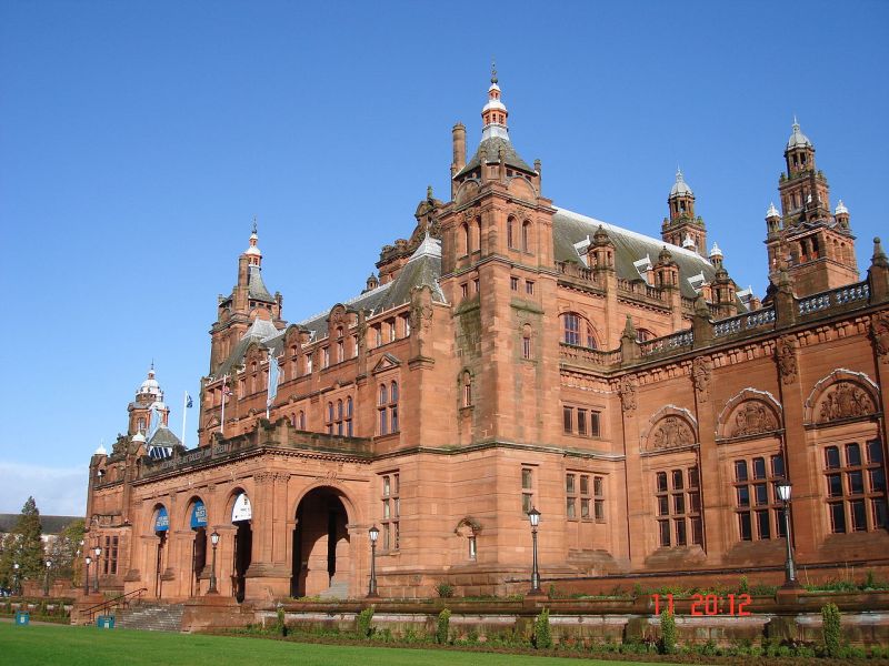 1280px-Side_View_of_the_Kelvingrove_Art_Museum
